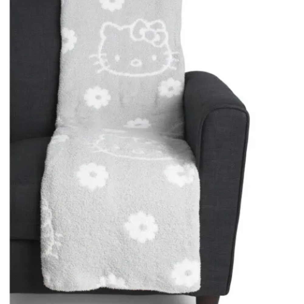 Hello Kitty Super Soft Plush Throw 50" x 60”